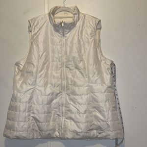 XL velvet shell quilted white cream vest brand new zip up vest